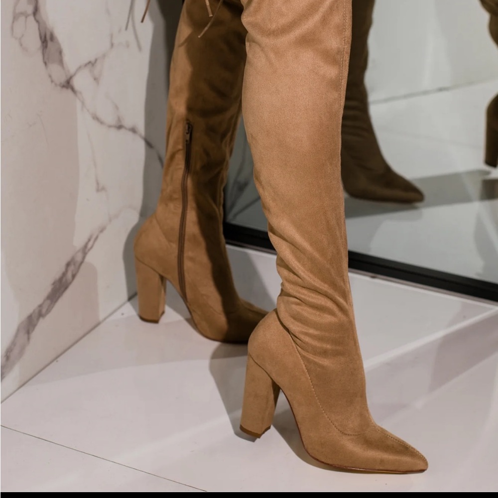 Suede boots